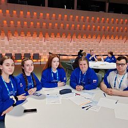 Студенты Института технологий управления приняли участие в Итоговом форуме Международного волонтёрского корпуса 80-летия Победы