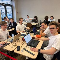 Студенты Передовой инженерной школы СВЧ-электроники РТУ МИРЭА приняли участие в международном соревновании ROBOTICS SKILLS 2025