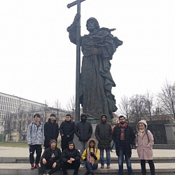 Слушатели подготовительного отделения для иностранных граждан совершили экскурсию по центру Москвы