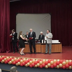 6 июля в торжественной обстановке были вручены дипломы выпускникам (магистрам) Института тонких химических технологий