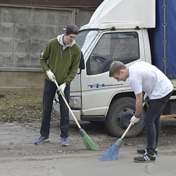 В университете прошли субботники