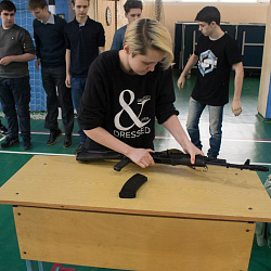 В Колледже прошла военизированная эстафета для студентов
