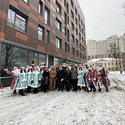 Студенты-спасатели ВСКС подарили маленьким пациентам праздник в Москве