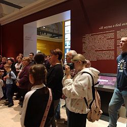 Погружение в историю: студенты Института технологий управления изучили подлинные документы Победы на уникальной выставке в Манеже