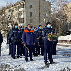 Добровольцы ВСКС почтили память защитников Отечества по всей стране