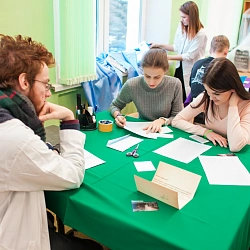 Сотрудники Университета провели мастер-класс в рамках квест-игры  «Приложи свой талант» для учеников 9 − 10 классов.