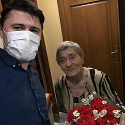Добровольцы Профсоюзной организации РТУ МИРЭА поздравили ветеранов вуза