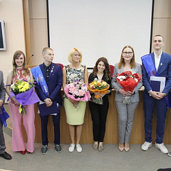 Состоялось торжественное вручение дипломов выпускникам Института международного образования
