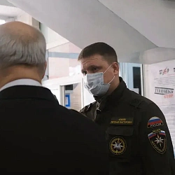 Андрей Турчак и Игорь Кобзев встретились с добровольцами ВСКС в Иркутске