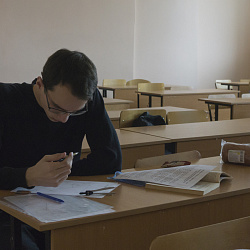 В РТУ МИРЭА состоялся первый тур олимпиады университета по начертательной геометрии