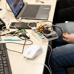 РТУ МИРЭА стал площадкой первого межвузовского хакатона IT Academy Hack 2024: «Научное волонтёрство + Экология»