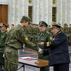 Выпускников ВУЦ поздравили с окончанием военной подготовки