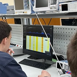 Состоялись соревнования студентов Института радиоэлектроники и информатики по радиочастотному SDR-мониторингу