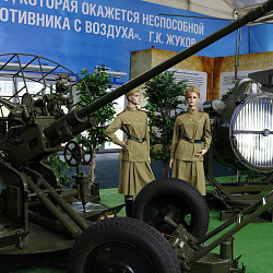 Студенты военного учебного центра посетили музейный комплекс