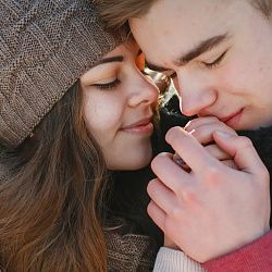 Психолог РТУ МИРЭА раскрыл особенности первой влюблённости