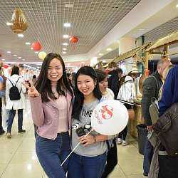 Иностранные студенты университета приняли участие в Фестивале вьетнамской уличной еды