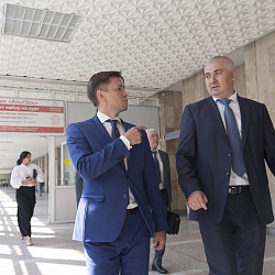 Министр цифрового развития, связи и массовых коммуникаций  Константин Юрьевич Носков побывал с визитом в МИРЭА - Российском технологическом университете