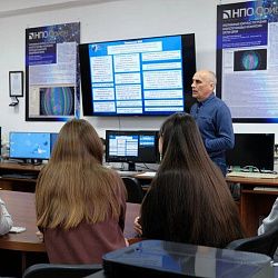 Студенты Передовой инженерной школы СВЧ-электроники РТУ МИРЭА посетили предприятие АО «НПО «Орион», входящее в холдинг «Российские космические системы» 