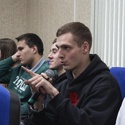 В Институте кибербезопасности и цифровых технологий РТУ МИРЭА состоялась встреча студентов с директором по развитию «Ростелеком — Солар», главным редактором журнала «Безопасность деловой информации» (БДИ), ИТ и ИБ-блогером Олегом Седовым
