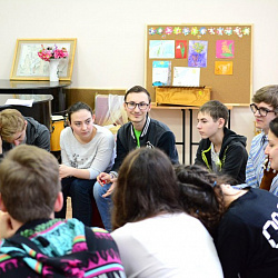 Студенты университета посетили Городской семейный реабилитационный клуб «Липки»