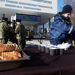 Во всех кампусах РТУ МИРЭА ко Дню защитника Отечества была развёрнута полевая кухня