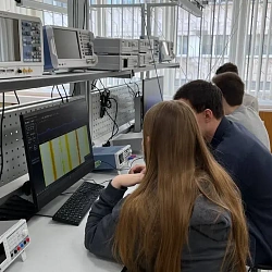 Состоялись соревнования студентов Института радиоэлектроники и информатики по радиочастотному SDR-мониторингу