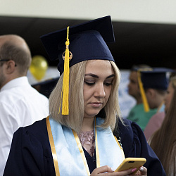 Выпускники 2019 года получили дипломы с отличием