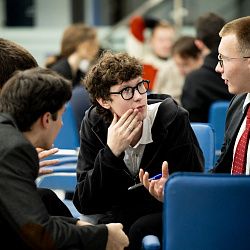 В РТУ МИРЭА состоялся второй тур спортивно-интеллектуальной игры «Что? Где? Когда?» 