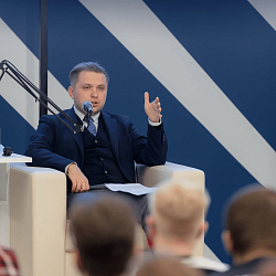 В РТУ МИРЭА состоялась встреча студентов с заместителем председателя Госдумы Борисом Чернышовым
