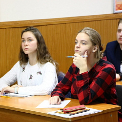 В Институте экономики и права продолжен проект «Лучшие – лучшим»