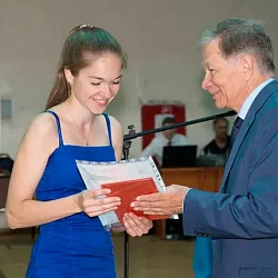 В кампусе на ул. Стромынка состоялось торжественное вручение дипломов выпускникам Университета