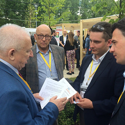 Представители Физико-технологического института приняли участие в Startup Village  