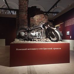 Студенты 1-го курса РТУ МИРЭА побывали на выставке «Победа. Будущее за нами!»