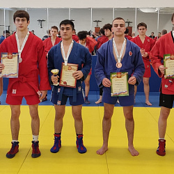 Борцы РТУ МИРЭА выиграли семь медалей на турнире по самбо