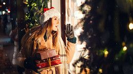 Эксперт РТУ МИРЭА предупредил о схеме с фальшивыми новогодними курьерами