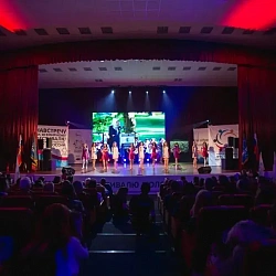 В рамках интернационального фестиваля «Молодость» в актовом зале Московского технологического университета состоялось шоу «Девушки мира»