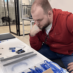В РТУ МИРЭА состоялся мастер-класс «Технологии RFID: создание умных меток»