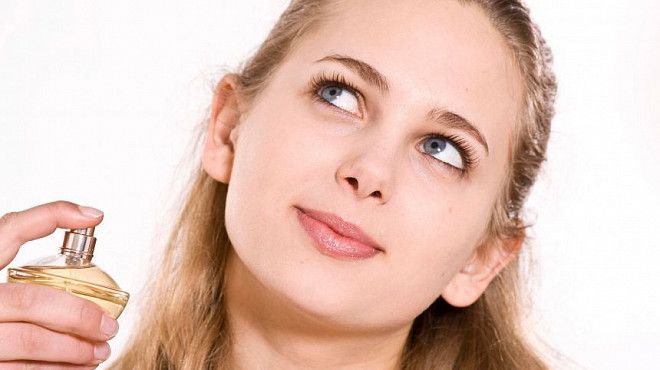Специалист РТУ МИРЭА: как отличить оригинальные духи от подделки