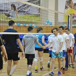 Состоялся товарищеский матч по волейболу между сборной командой нашего Университета и гимназией №1505 г. Москвы