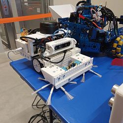 Команда студентов Института искусственного интеллекта стала призёром на Международных молодёжных робототехнических соревнованиях