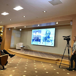 Студенты Колледжа РТУ МИРЭА посетили в Мосгордуме фотовыставку в честь открытия Антарктиды 
