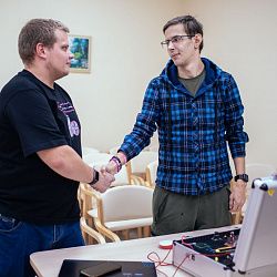 Представители ИРИ РТУ МИРЭА провели адаптированное занятие по интернету вещей в cоциальном доме «Люблино»