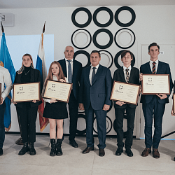Студенты РТУ МИРЭА получили стипендии от «Росэлектроники»