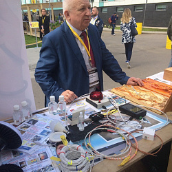 Представители Физико-технологического института приняли участие в Startup Village  