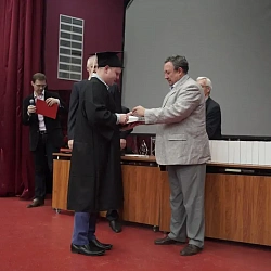 6 июля в торжественной обстановке были вручены дипломы выпускникам (магистрам) Института тонких химических технологий