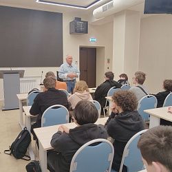 Студенты колледжа РТУ МИРЭА узнали об истории учебного заведения в рамках встречи с преподавателем