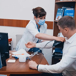 Эксперт РТУ МИРЭА назвал вакцинацию самым эффективным способом защитить себя и близких