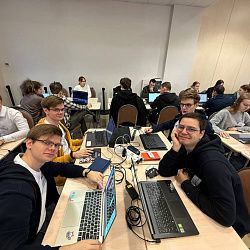 Студенты Передовой инженерной школы СВЧ-электроники РТУ МИРЭА приняли участие в международном соревновании ROBOTICS SKILLS 2025