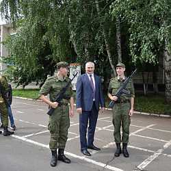 Студенты, проходящие учебные сборы в Тамбове, приняли военную присягу в присутствии ректора университета