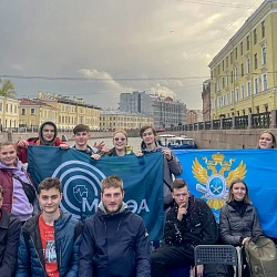 Институт кибербезопасности и цифровых технологий организовал экскурсию студентов и аспирантов в Санкт-Петербург